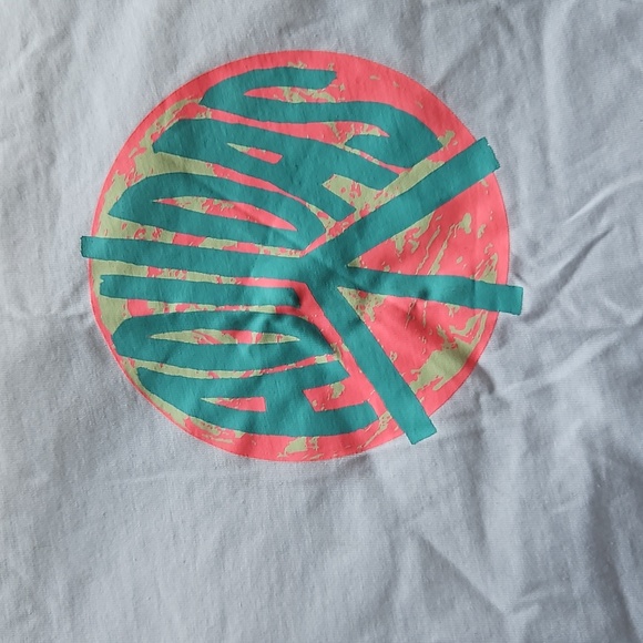 Adidas tee - Picture 3 of 6